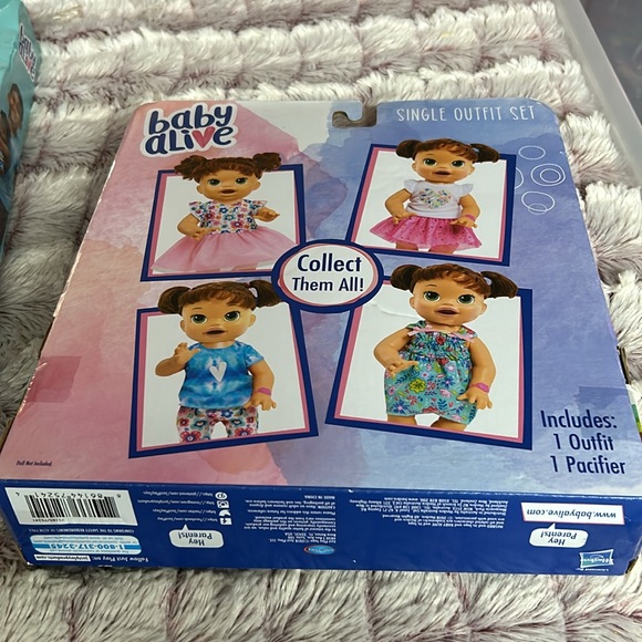 Baby Alive Single outfit Set & Diaper and snack Refill - Picture 4 of 5